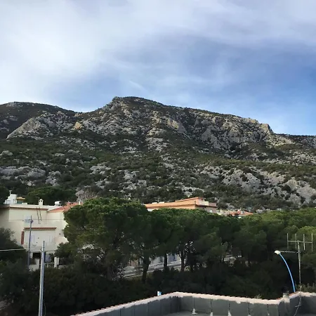 Manuela アパート カーラゴノネ